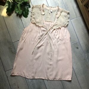 Susina romantic ruffle sleeveless blouse with tie neckline. Size XL